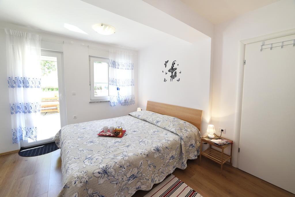 جادرانوفو Apartments Rudy المظهر الخارجي الصورة